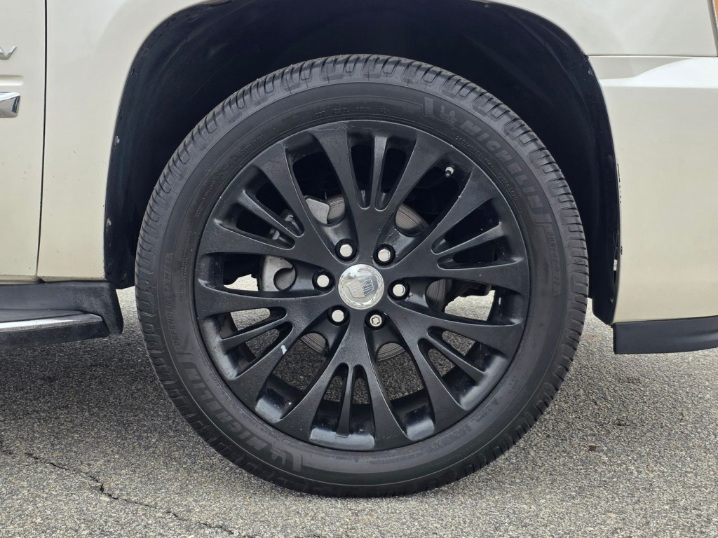 2011 Cadillac Escalade Image 57