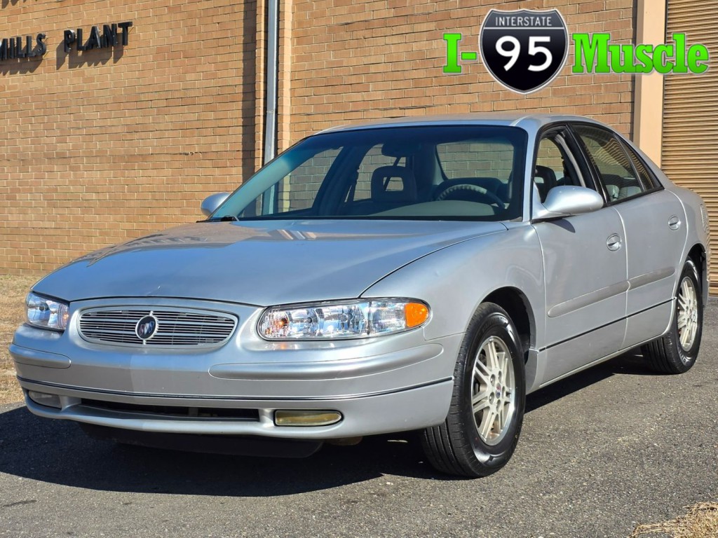 2003 Buick Regal Image 1