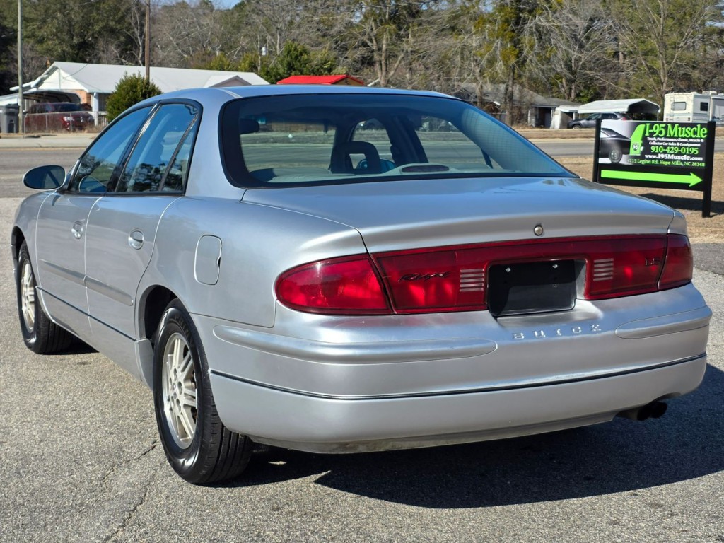 2003 Buick Regal Image 10