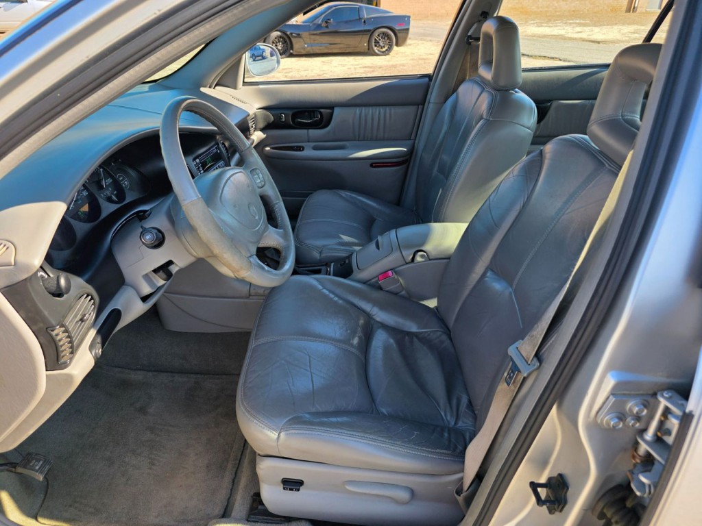 2003 Buick Regal Image 15