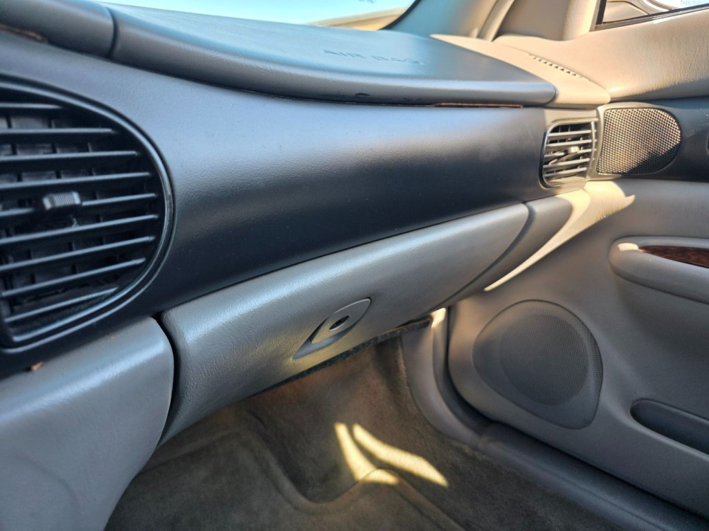 2003 Buick Regal Image 20