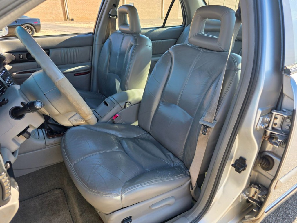 2003 Buick Regal Image 25