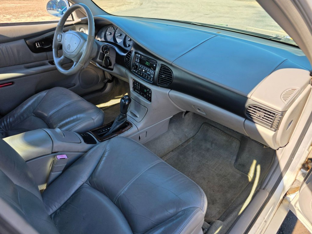 2003 Buick Regal Image 30