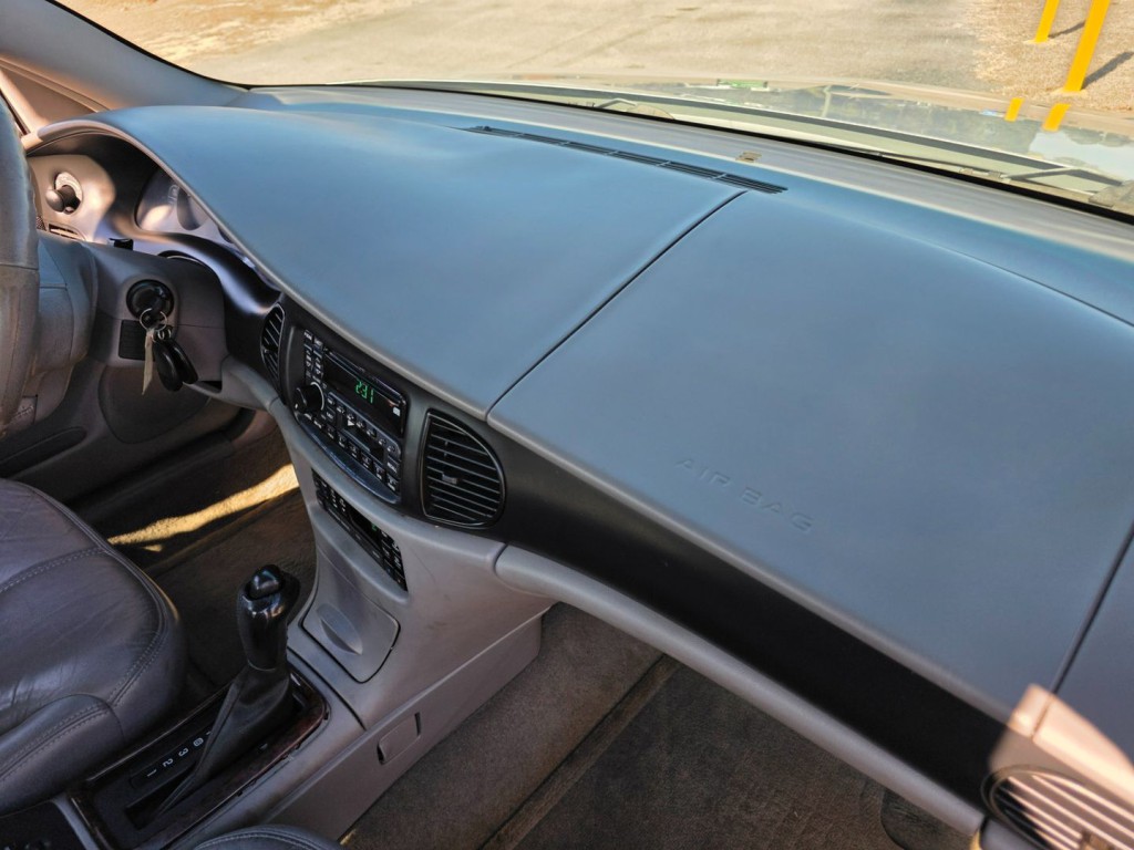 2003 Buick Regal Image 32