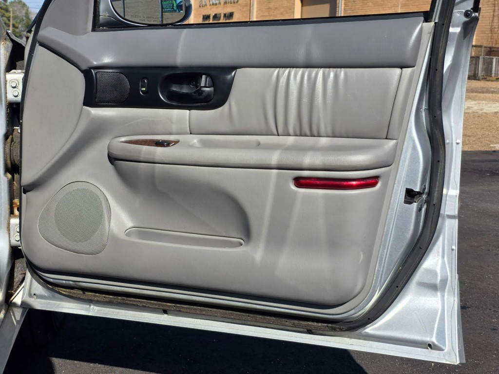 2003 Buick Regal Image 37