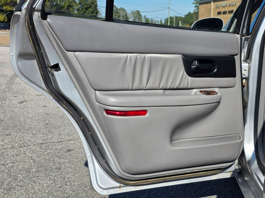 2003 Buick Regal Image 38