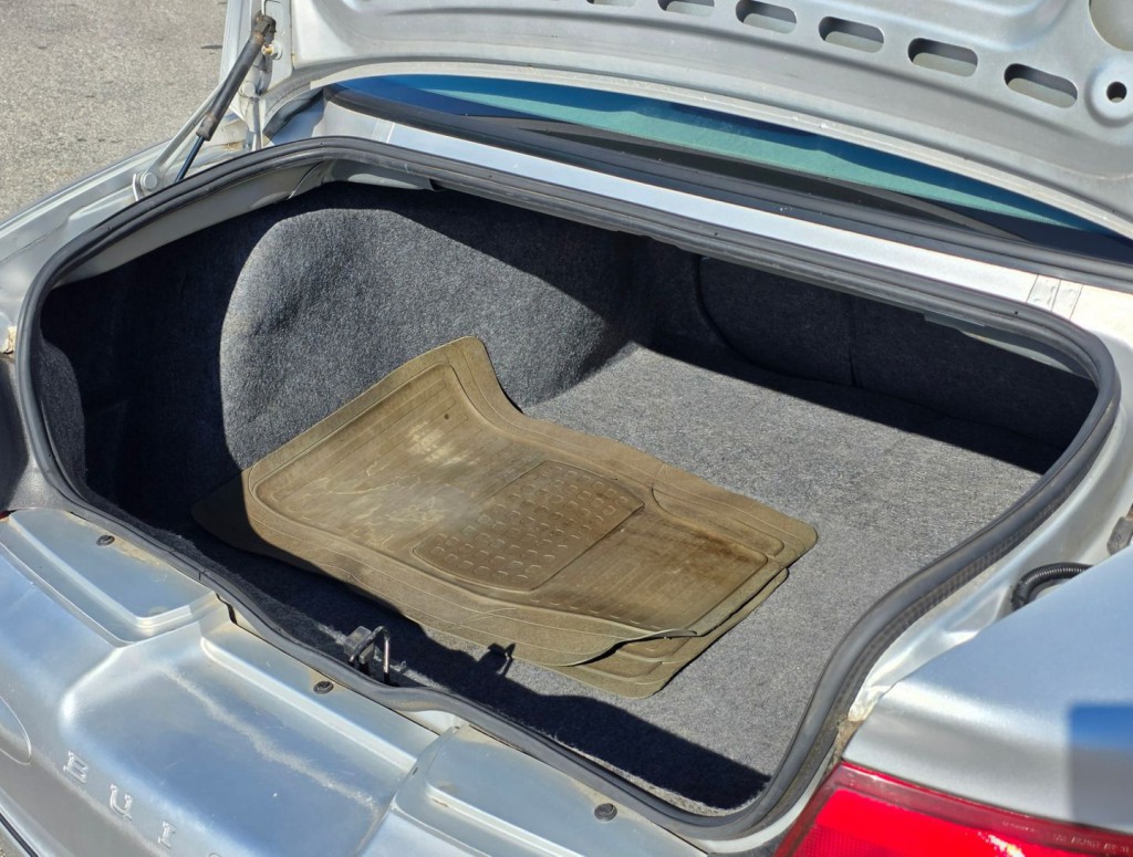 2003 Buick Regal Image 47