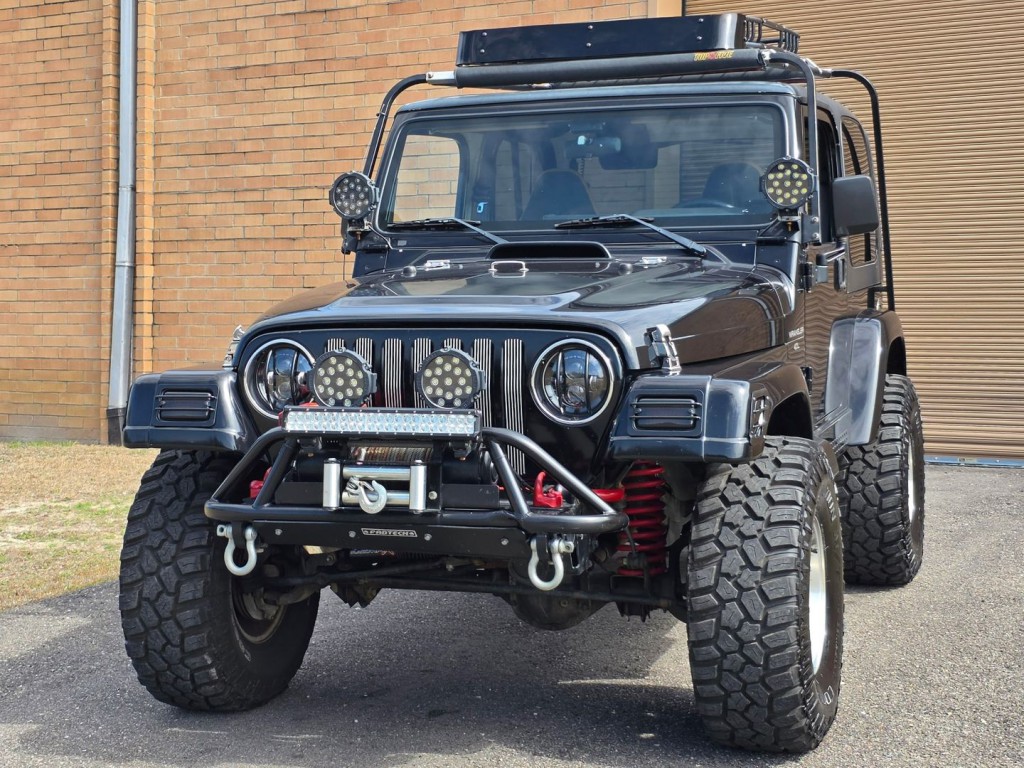 1998 Jeep Wrangler Image 2
