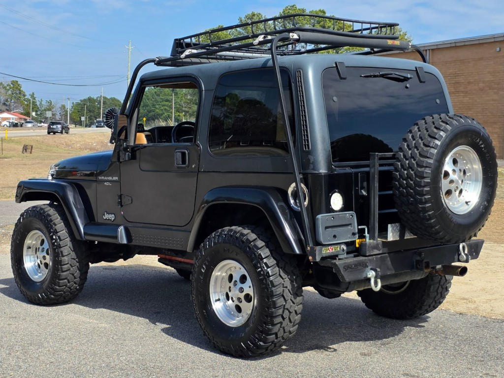 1998 Jeep Wrangler Image 11