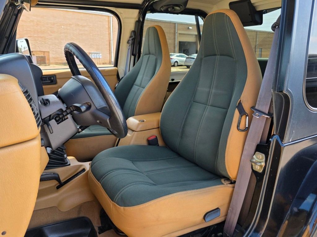 1998 Jeep Wrangler Image 14
