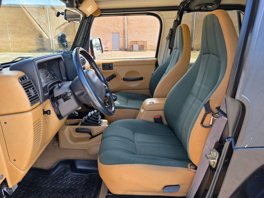 1998 Jeep Wrangler Image 15