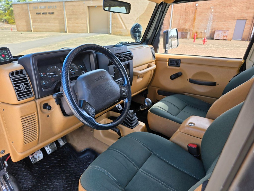1998 Jeep Wrangler Image 16