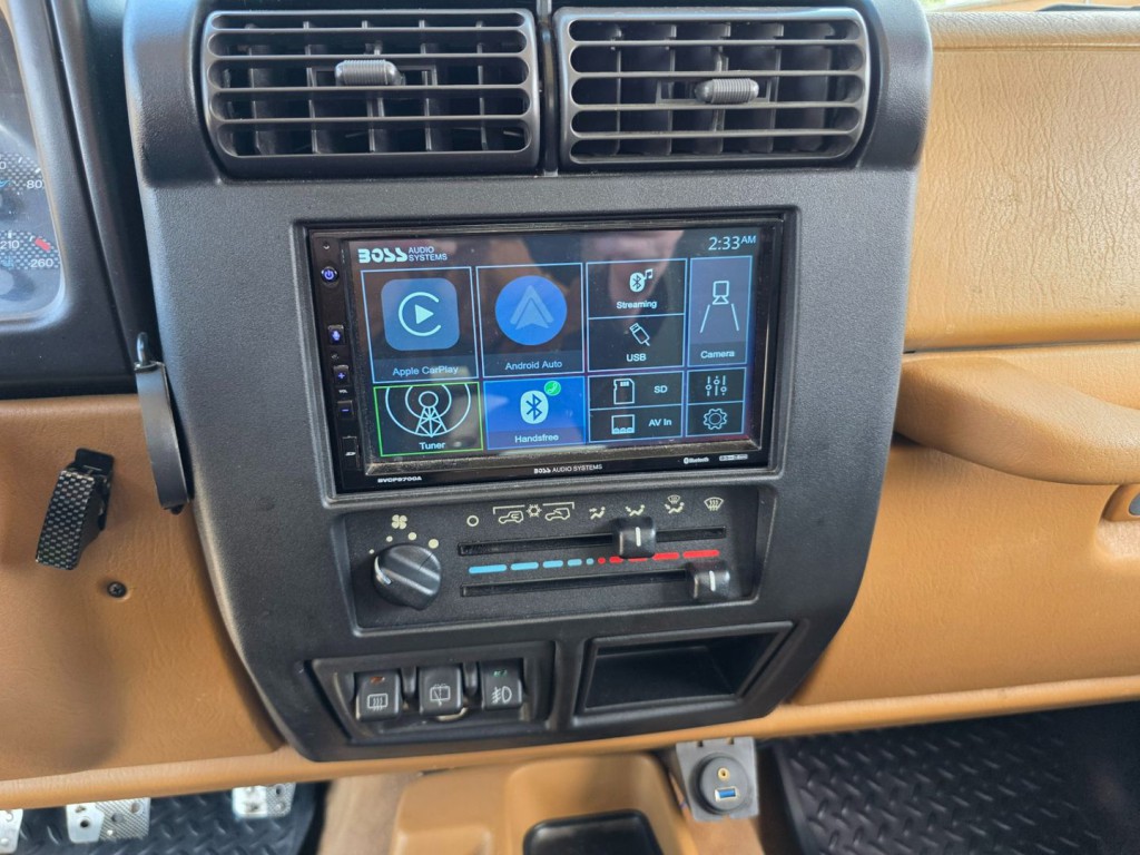 1998 Jeep Wrangler Image 20