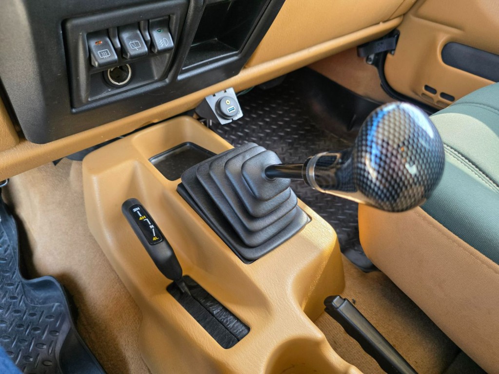 1998 Jeep Wrangler Image 23