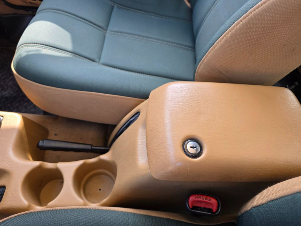 1998 Jeep Wrangler Image 24