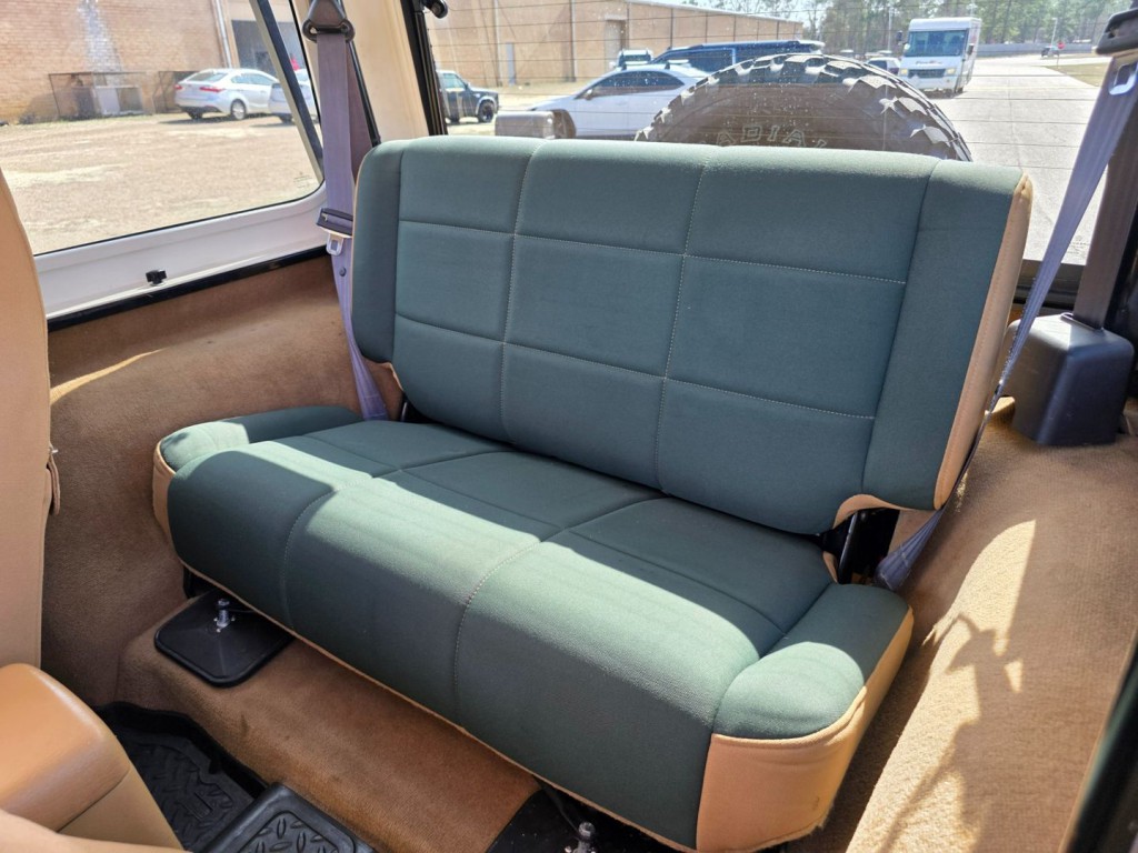 1998 Jeep Wrangler Image 27