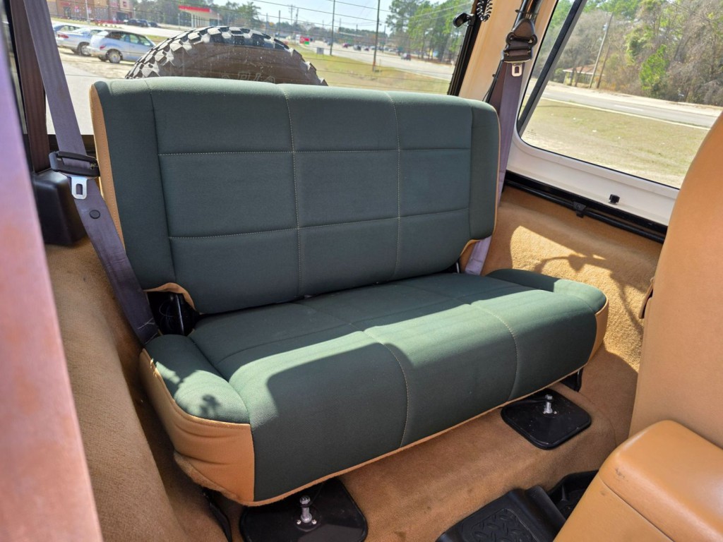 1998 Jeep Wrangler Image 28