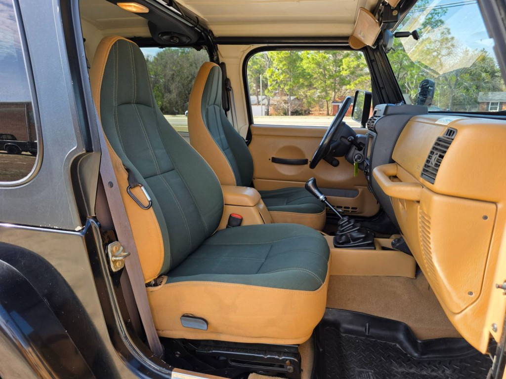 1998 Jeep Wrangler Image 30