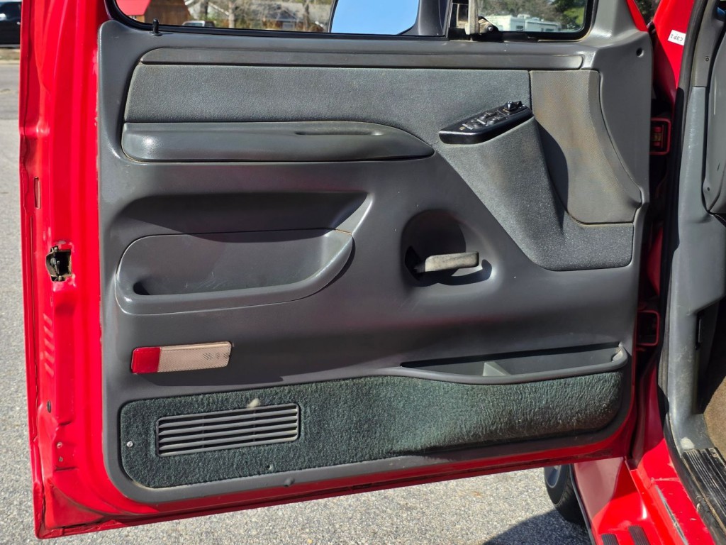 1993 Ford F-150 Image 34