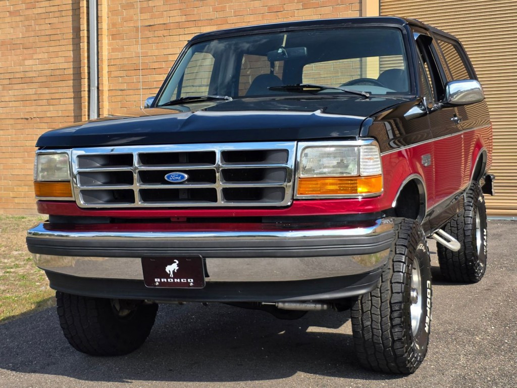 1994 Ford Bronco Image 2