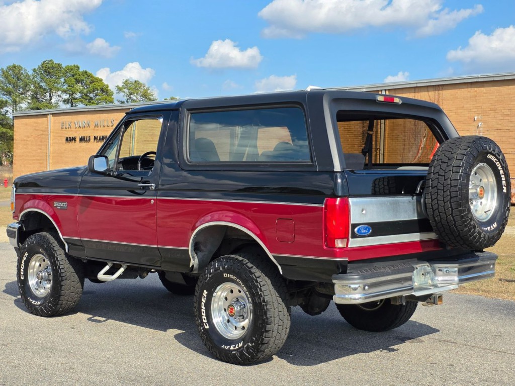 1994 Ford Bronco Image 11