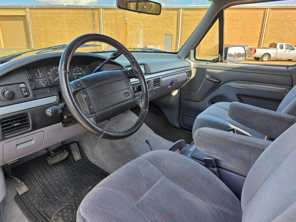 1994 Ford Bronco Image 16