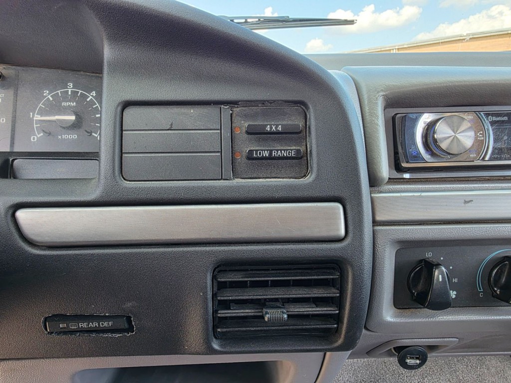 1994 Ford Bronco Image 20