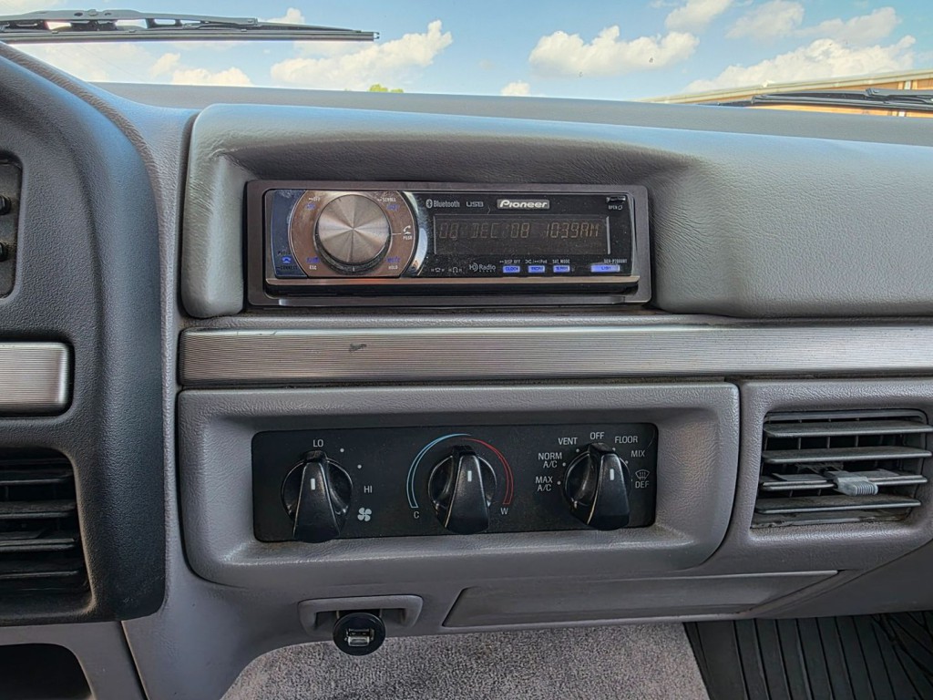 1994 Ford Bronco Image 21