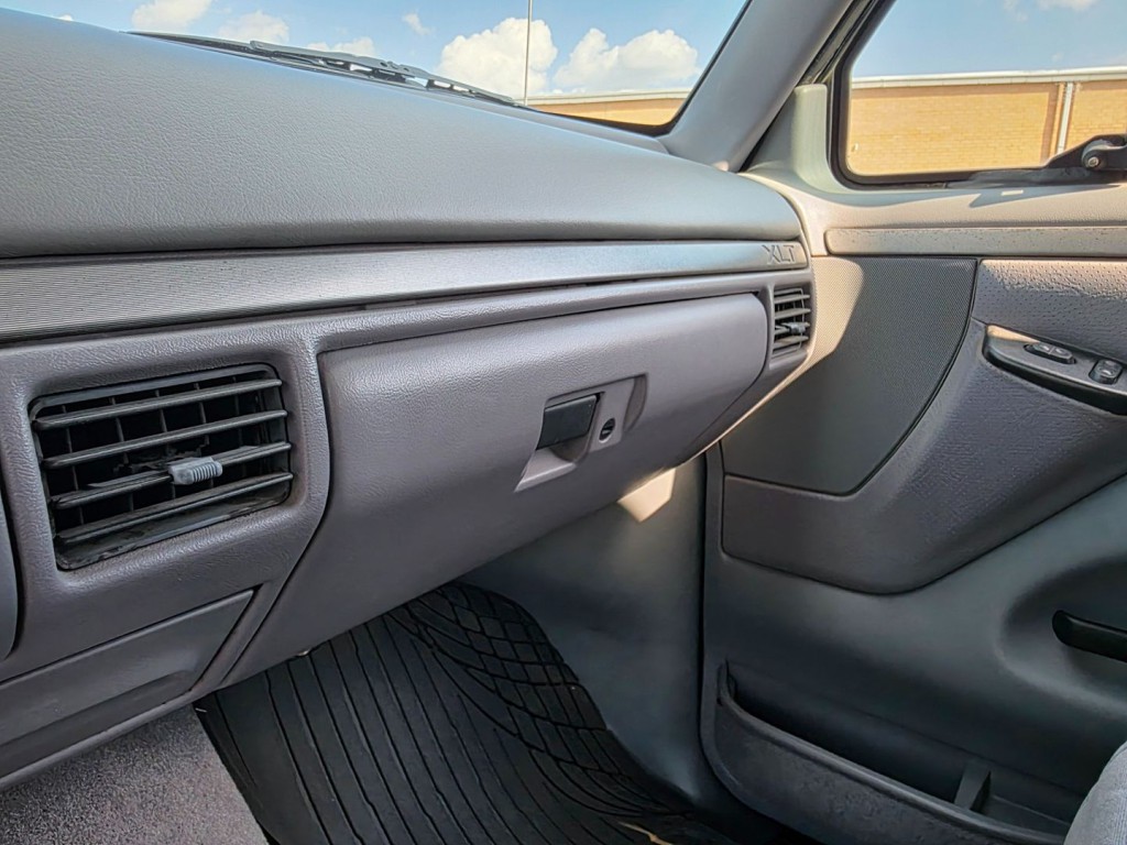 1994 Ford Bronco Image 22