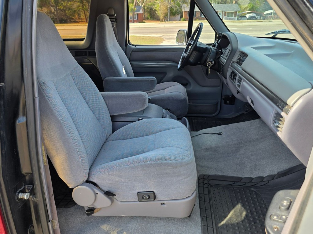 1994 Ford Bronco Image 30