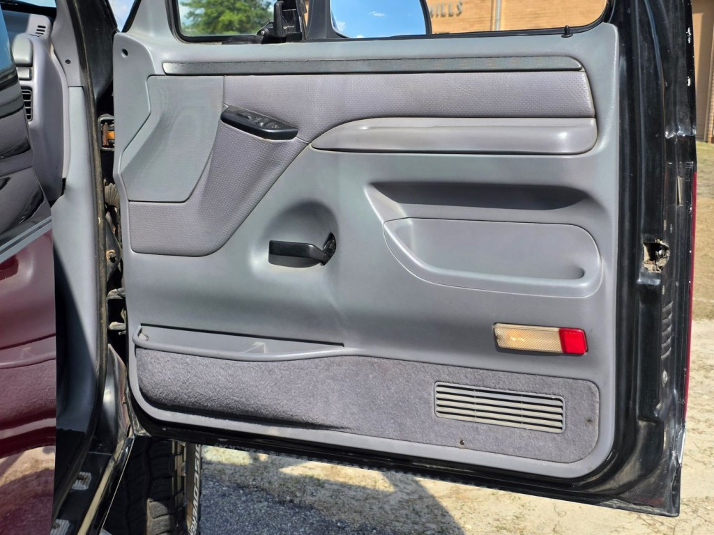 1994 Ford Bronco Image 38