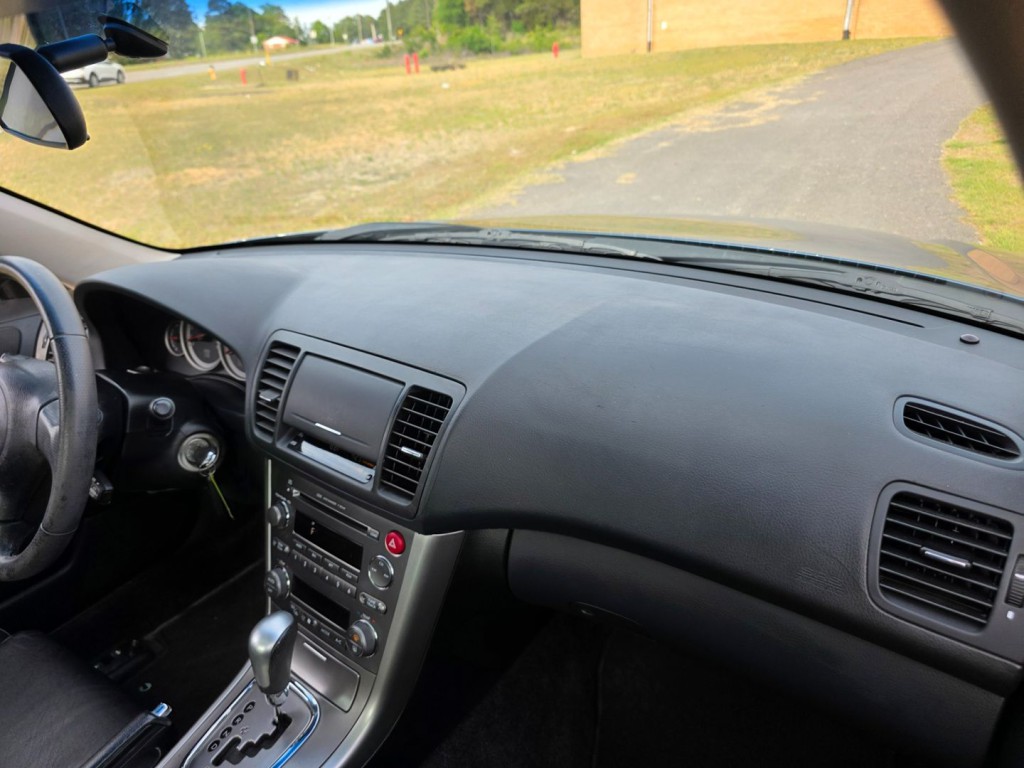 2005 Subaru Legacy Image 33