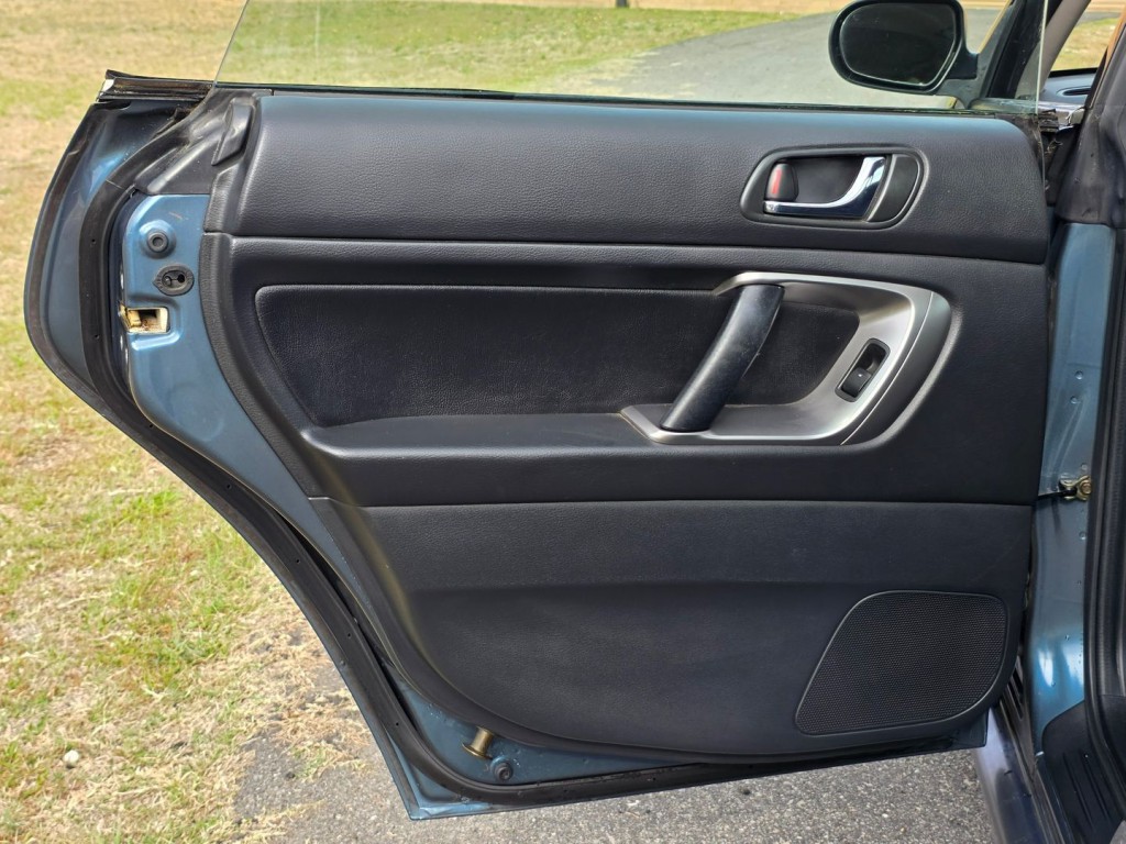 2005 Subaru Legacy Image 39