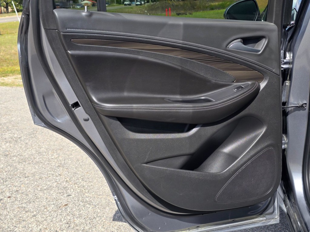 2020 Buick Envision Image 42