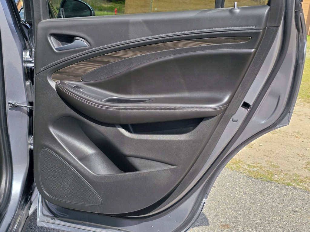 2020 Buick Envision Image 43