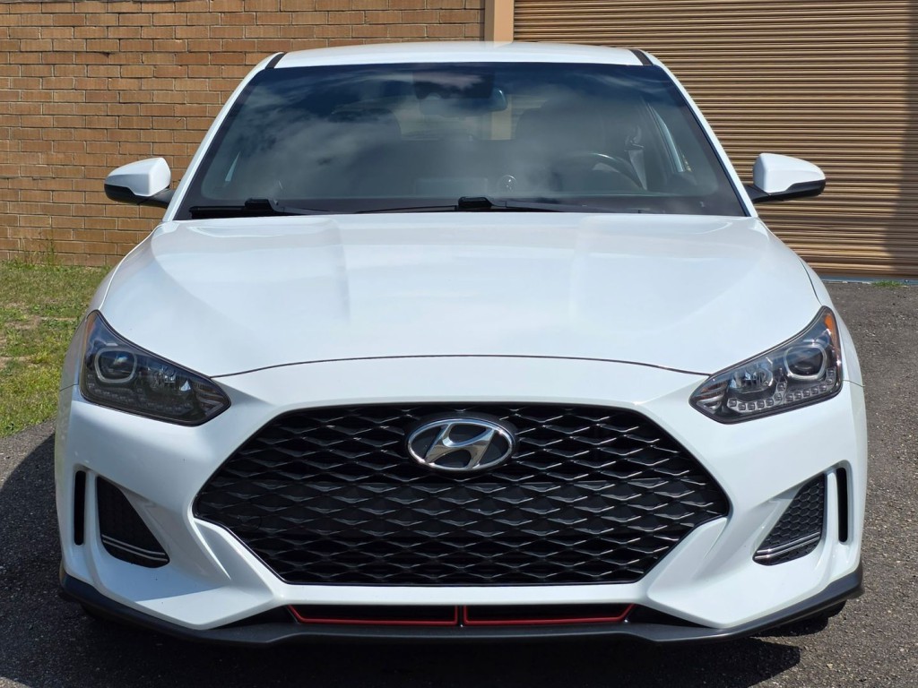 2019 Hyundai Veloster Image 3