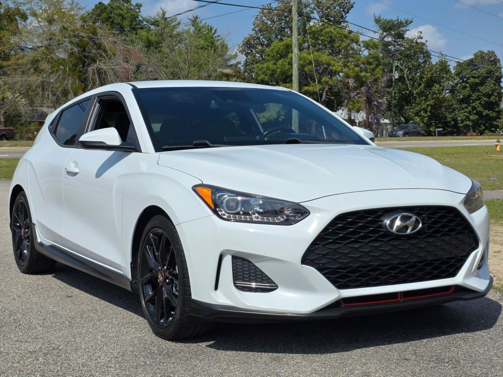 2019 Hyundai Veloster Image 4