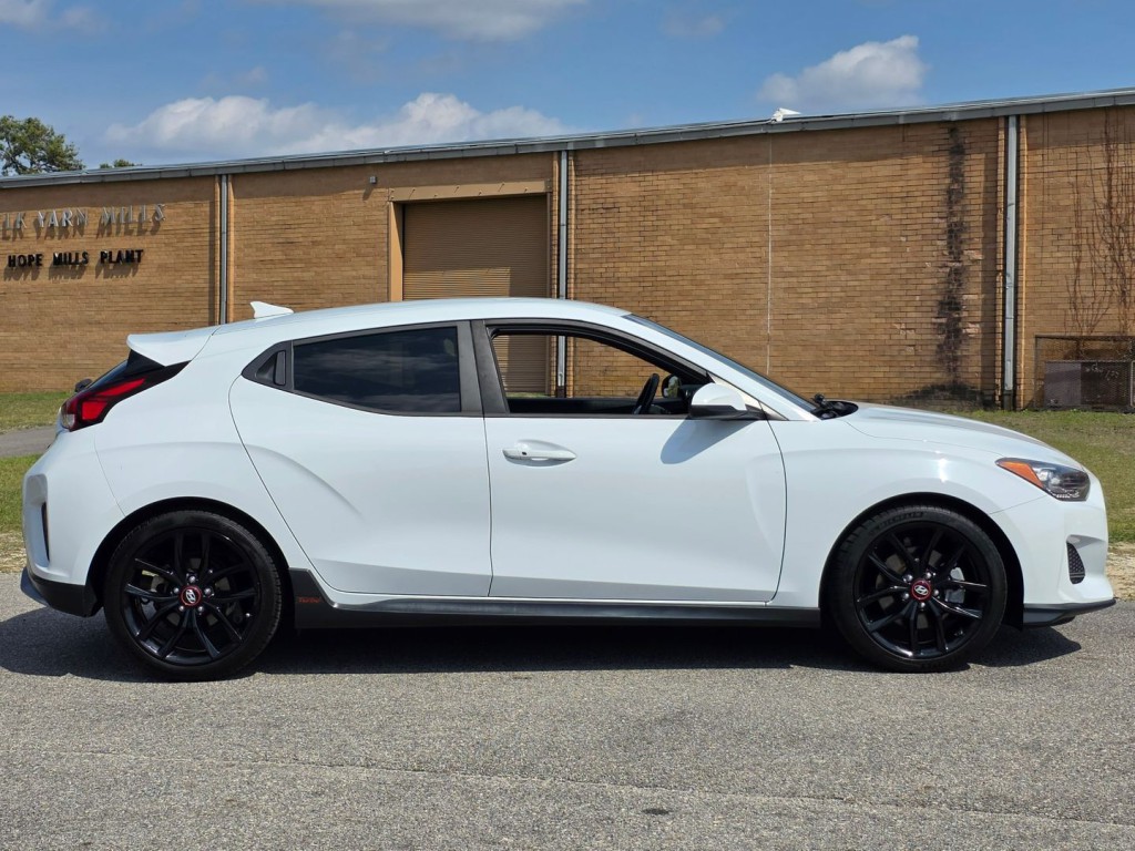 2019 Hyundai Veloster Image 6