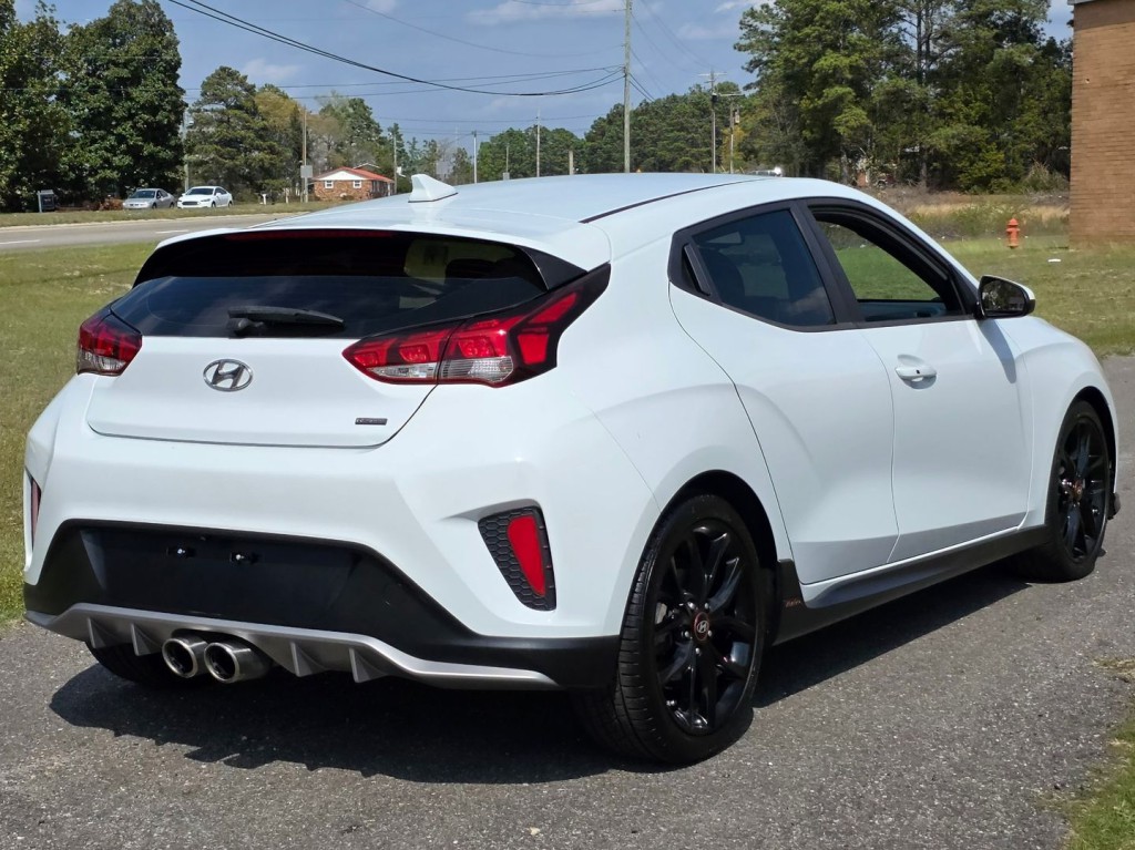 2019 Hyundai Veloster Image 7
