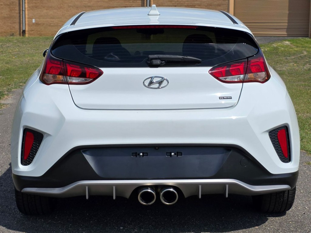 2019 Hyundai Veloster Image 9