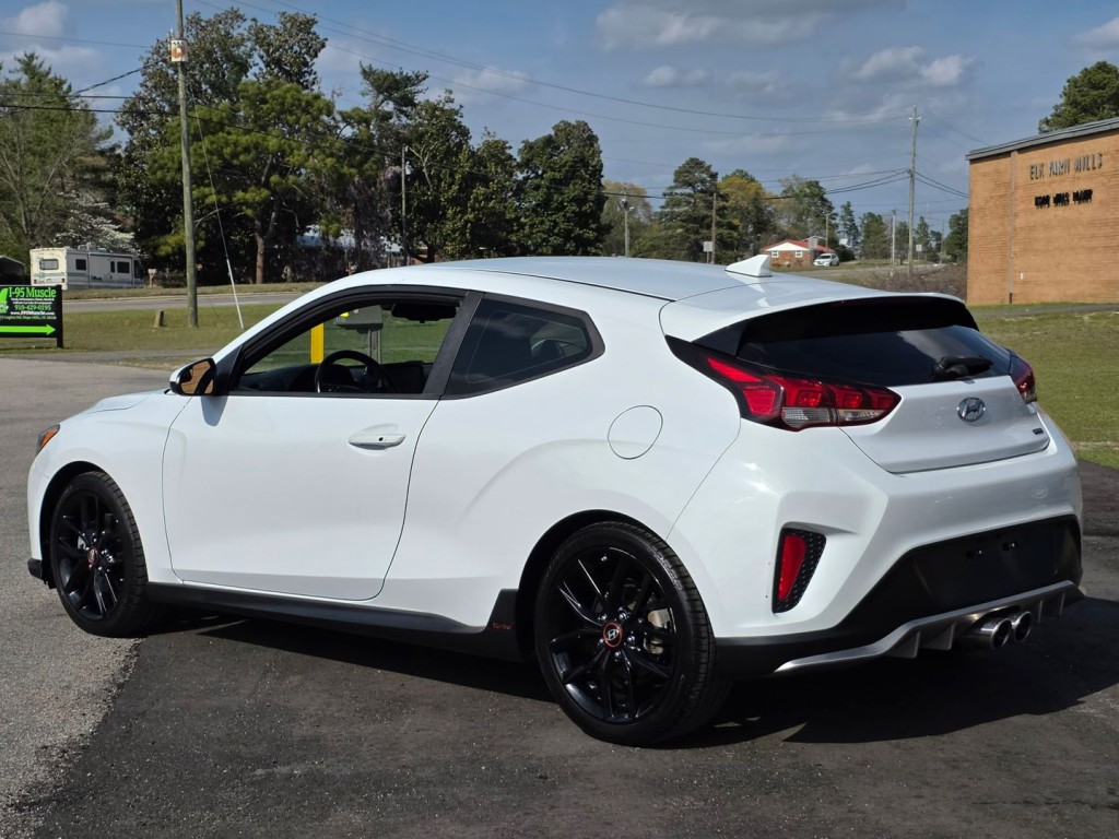 2019 Hyundai Veloster Image 11