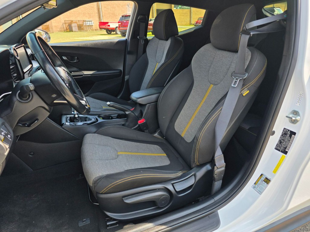 2019 Hyundai Veloster Image 14