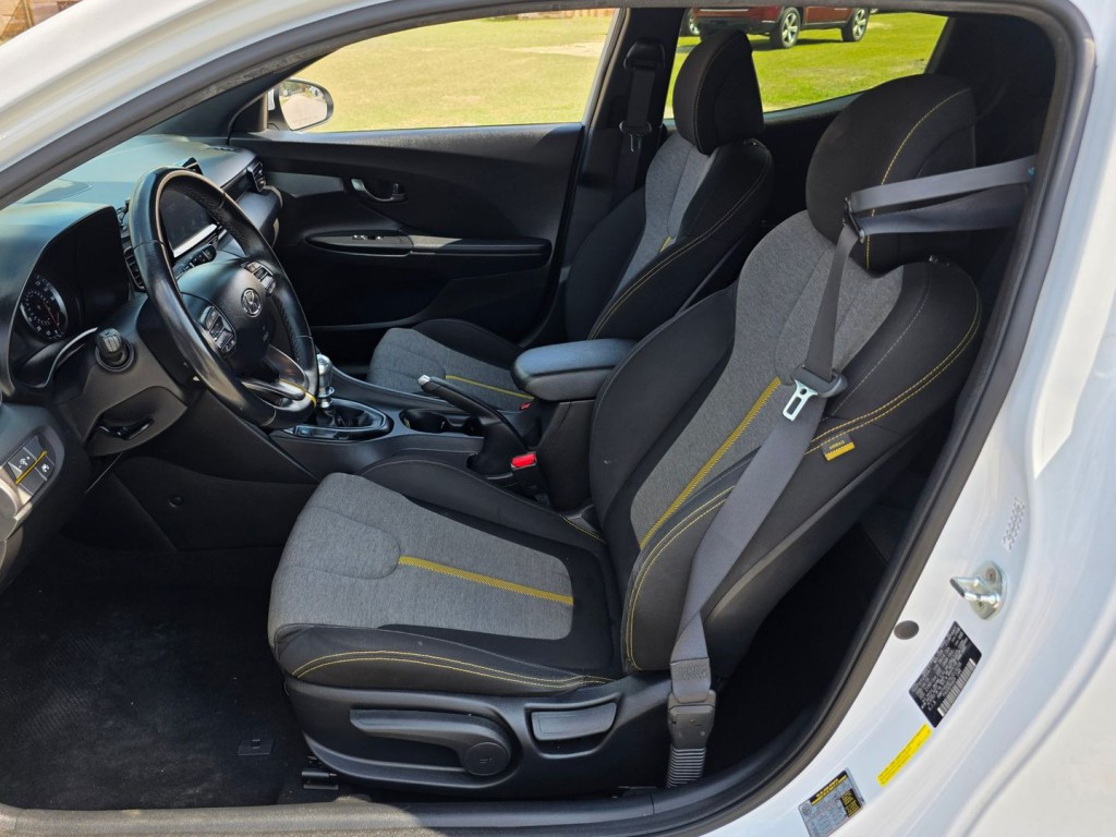 2019 Hyundai Veloster Image 15