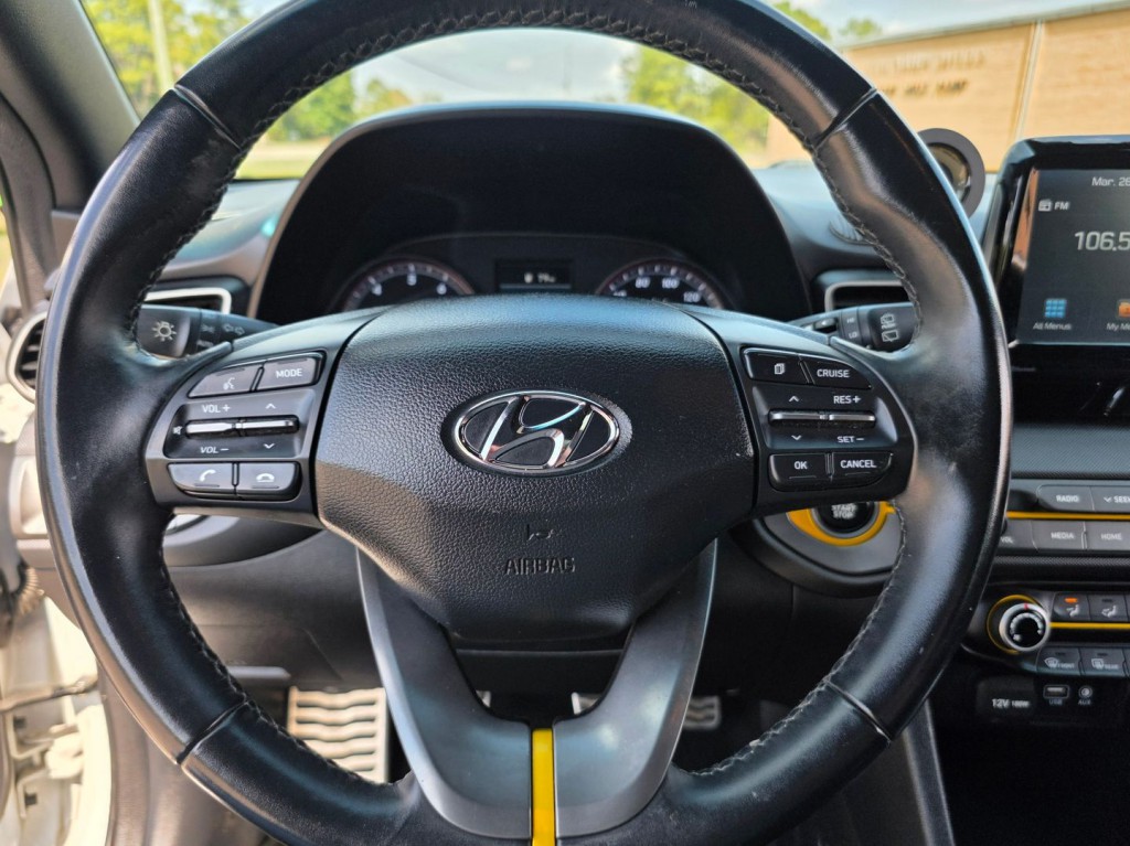 2019 Hyundai Veloster Image 18