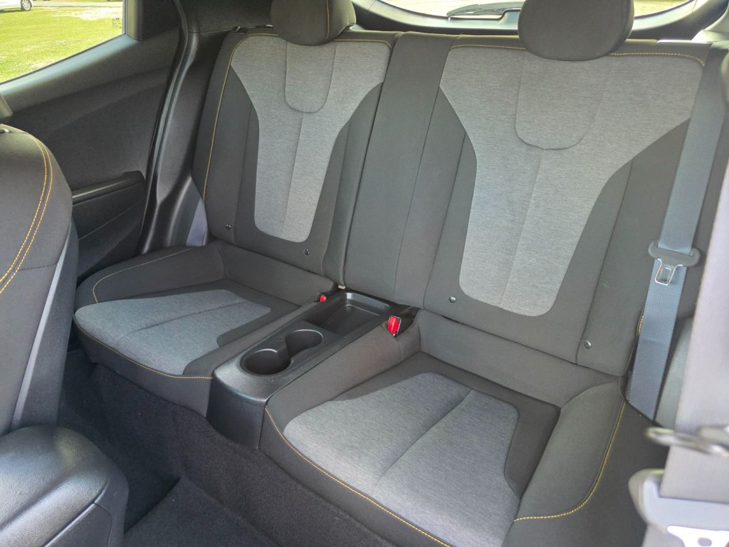 2019 Hyundai Veloster Image 29