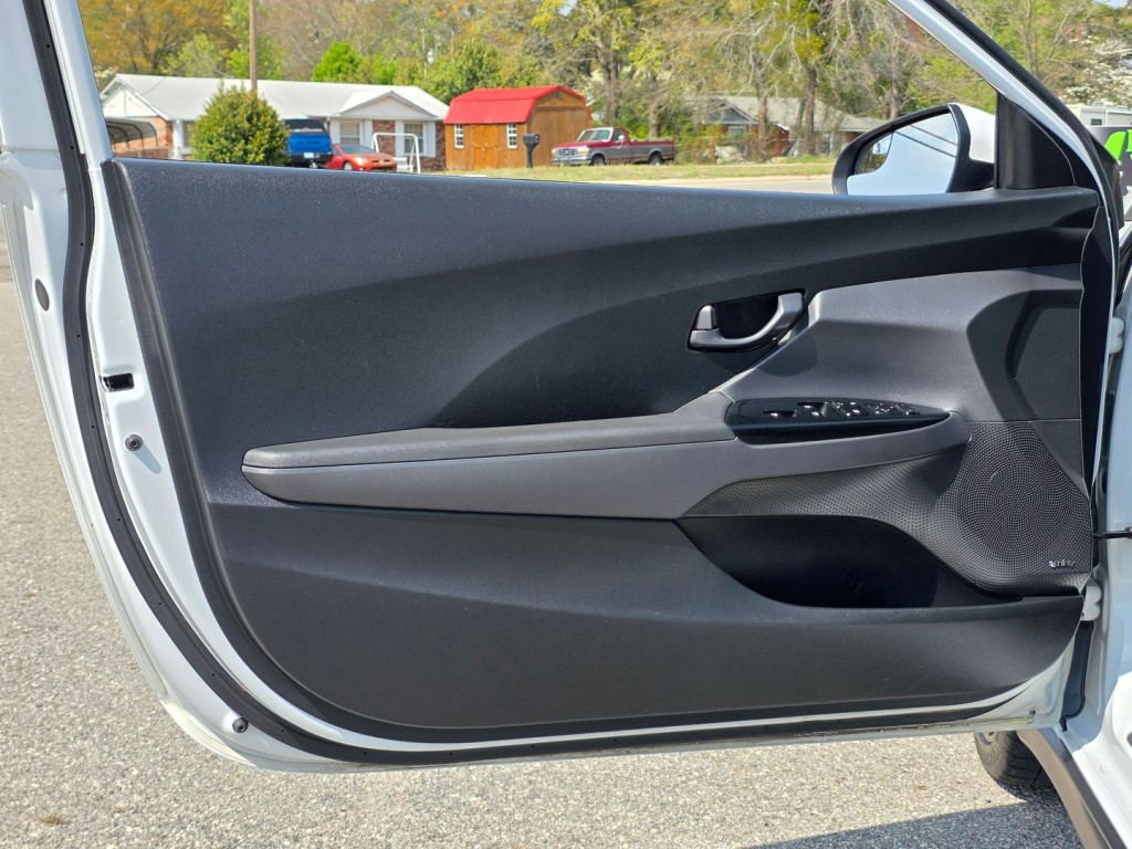 2019 Hyundai Veloster Image 35