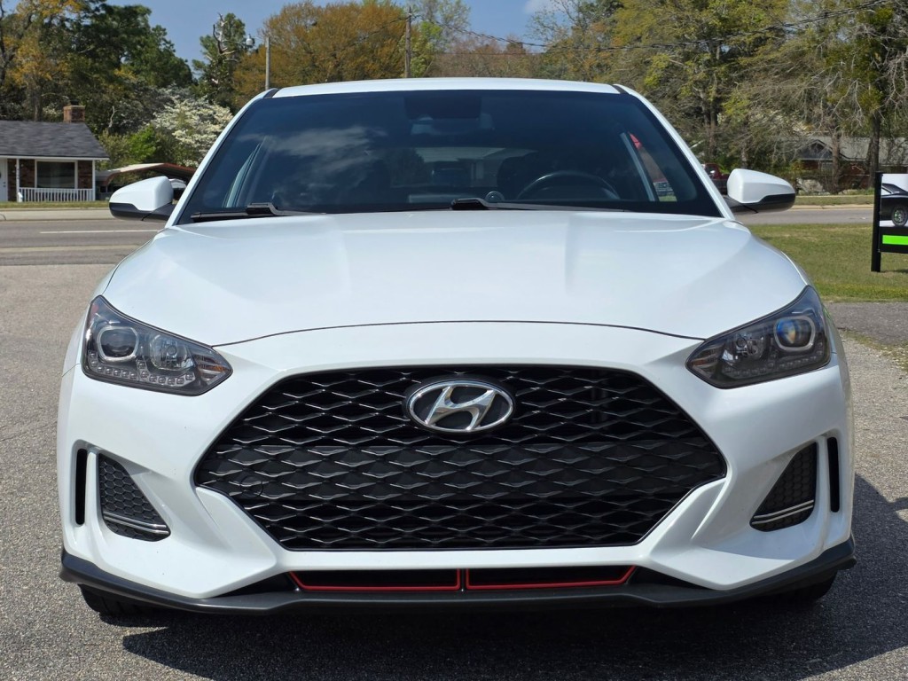 2019 Hyundai Veloster Image 38
