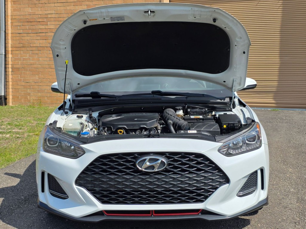 2019 Hyundai Veloster Image 39