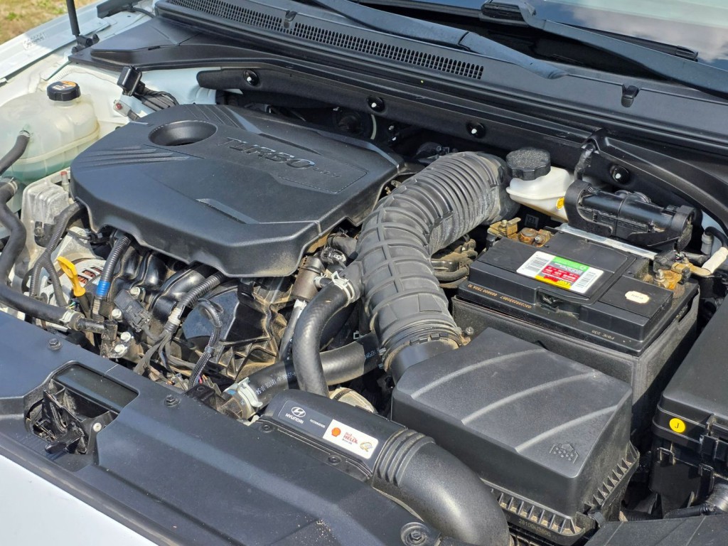 2019 Hyundai Veloster Image 40