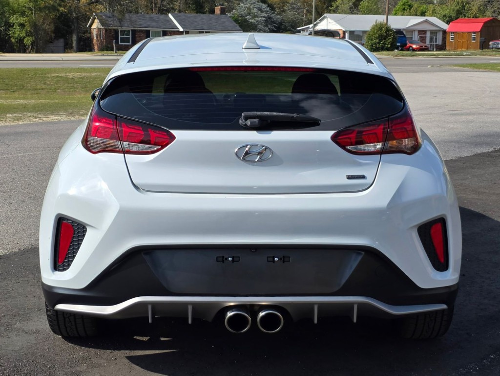2019 Hyundai Veloster Image 43